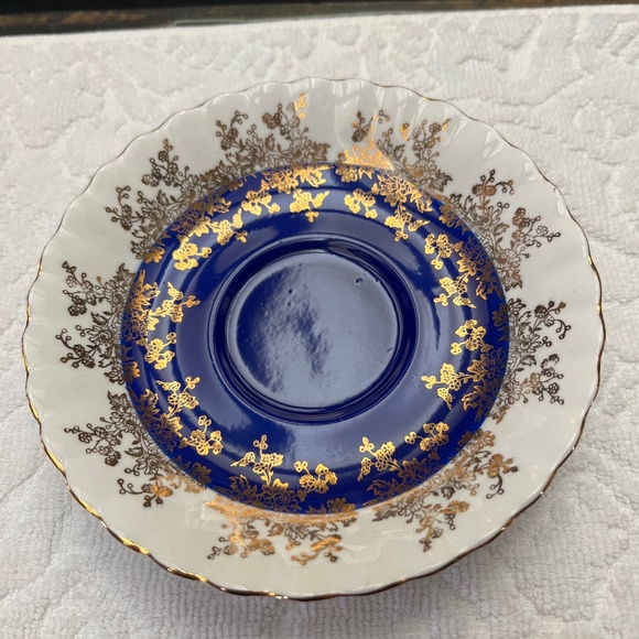 Vintage 1970’s Royal Albert Bone China Cobalt Blue/Gold  Cup/Saucer Regal Serie. - Picture 4 of 14